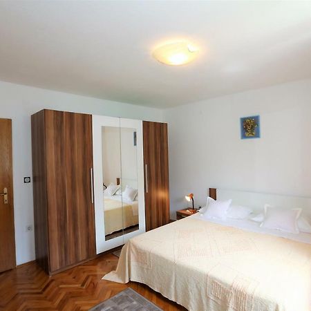 Apartmani Vinko Baška Voda المظهر الخارجي الصورة