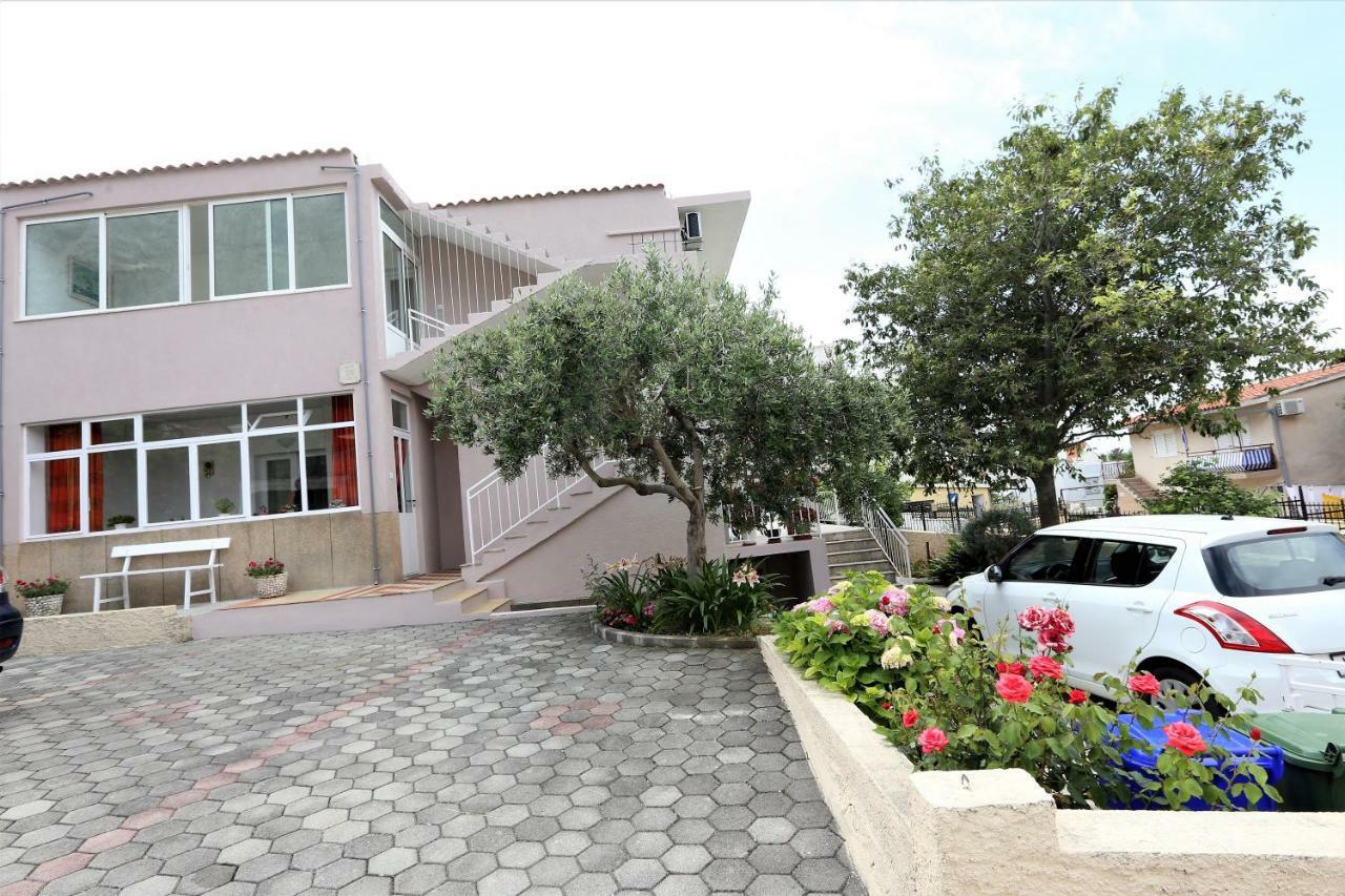 Apartmani Vinko Baška Voda المظهر الخارجي الصورة